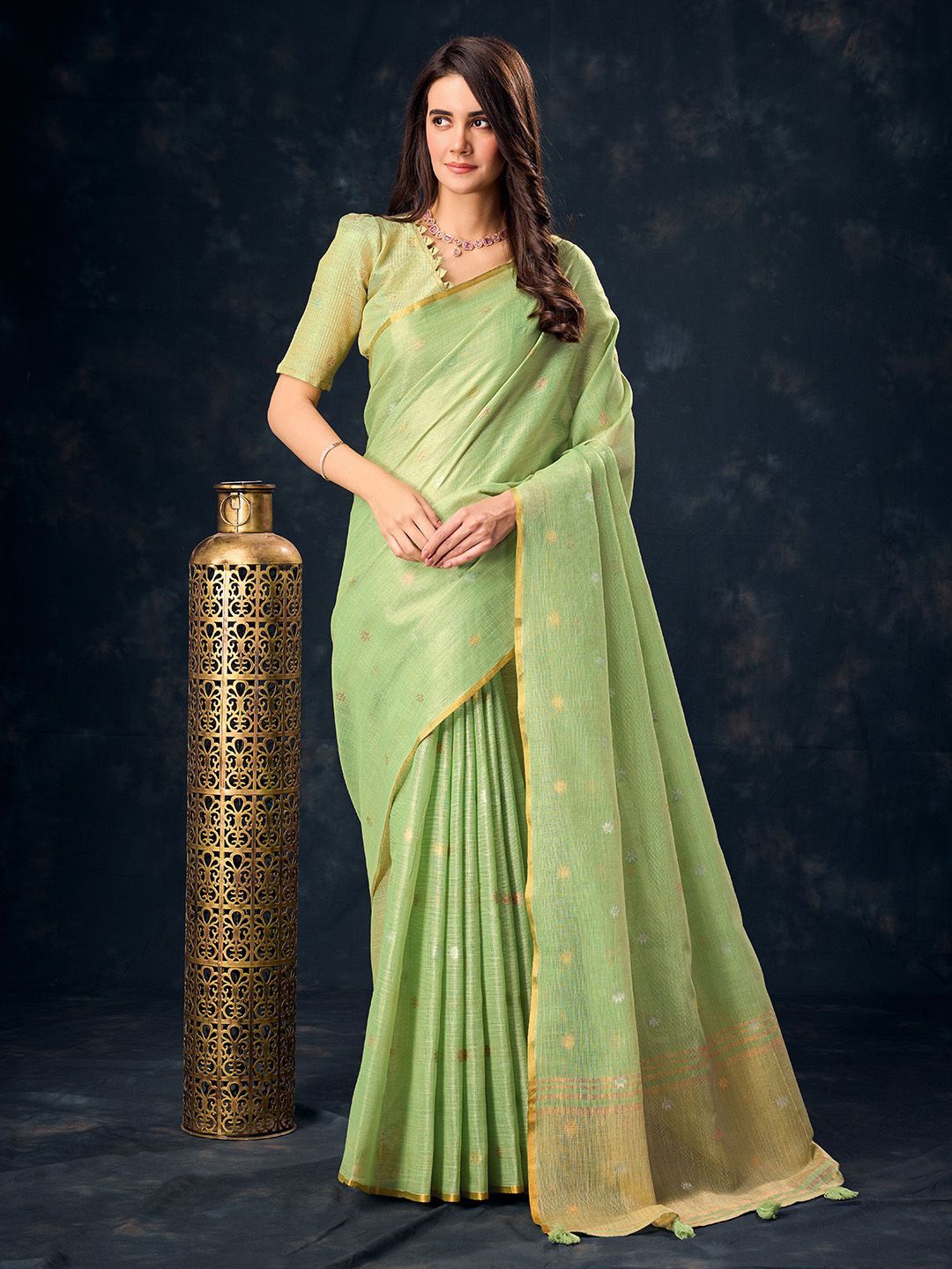 

Ishin Ethnic Motifs Zari Saree, Green
