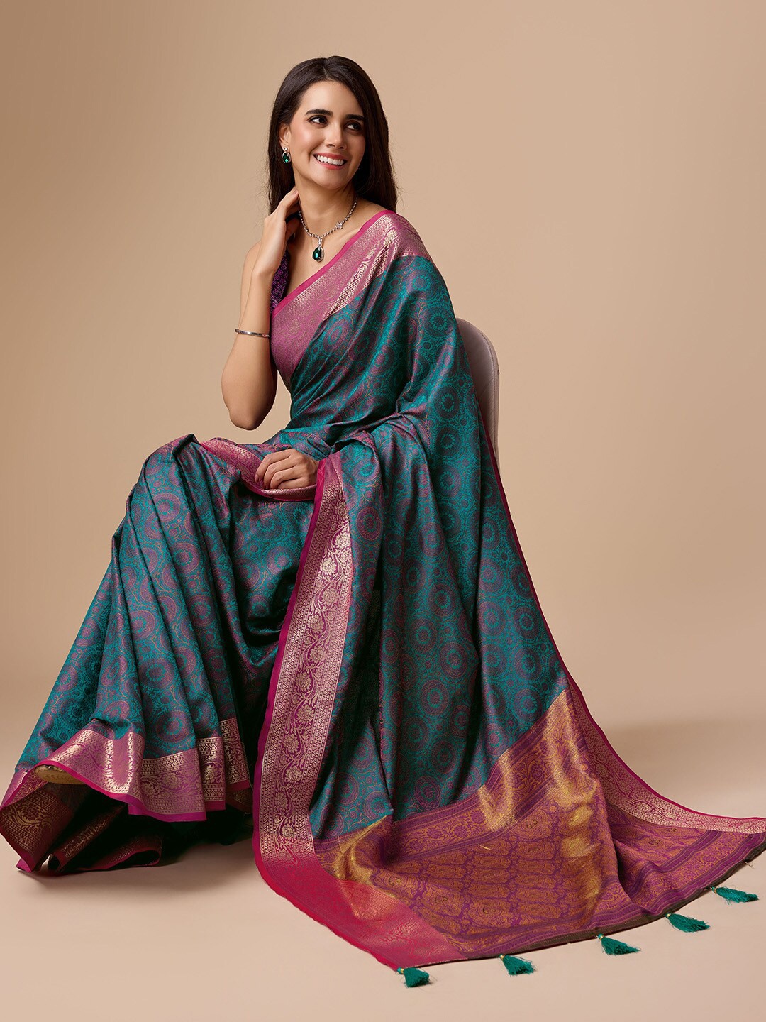 

Ishin Ethnic Motifs Zari Silk Blend Saree, Teal