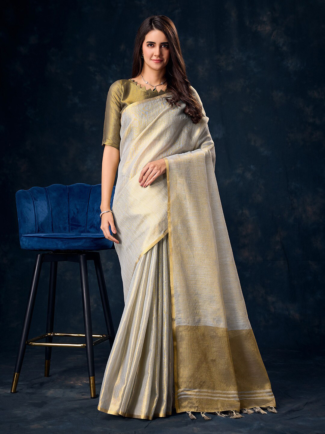 

Ishin Solid Zari Tissue Saree, Beige