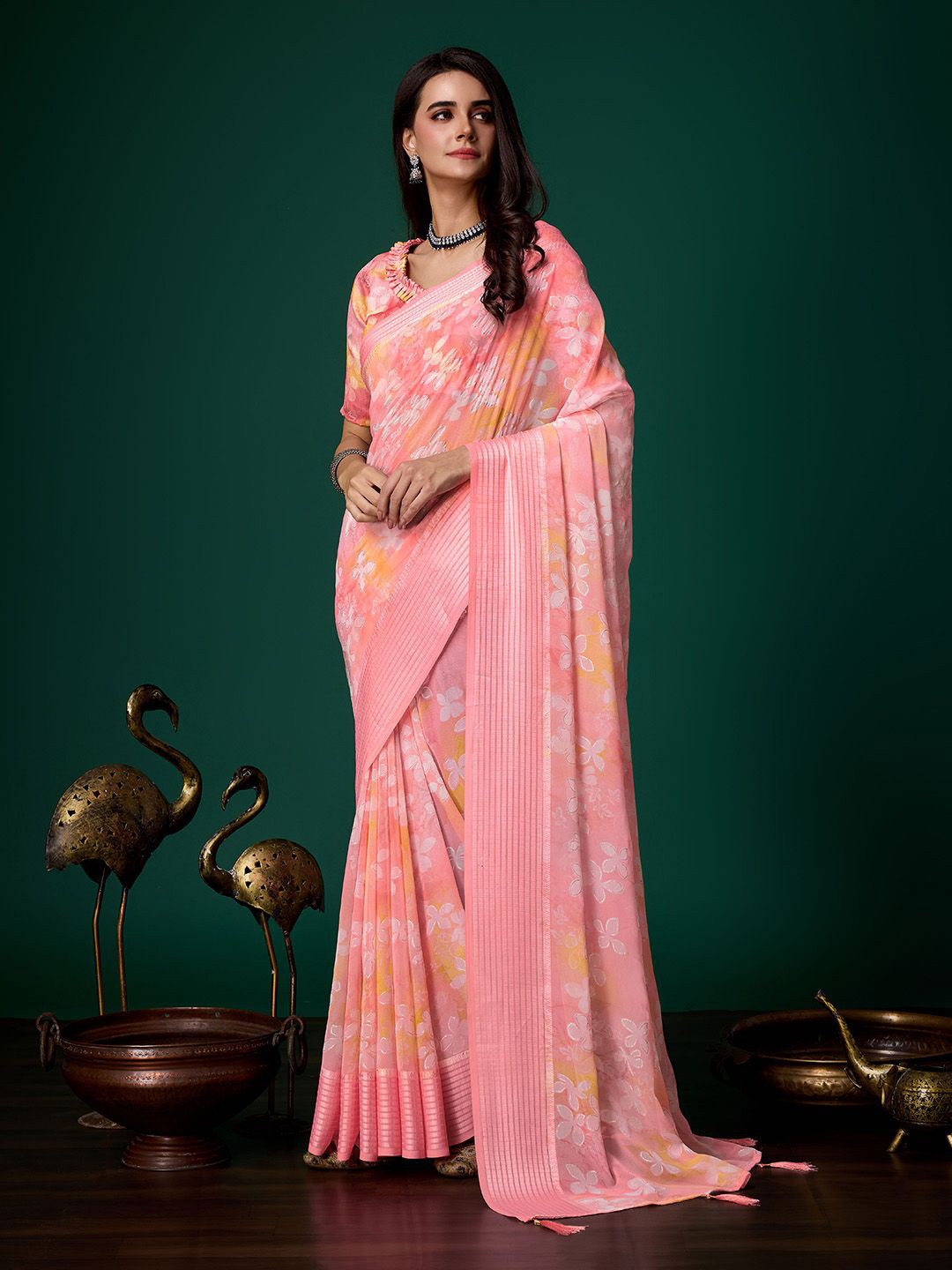 

Ishin Floral Saree, Pink