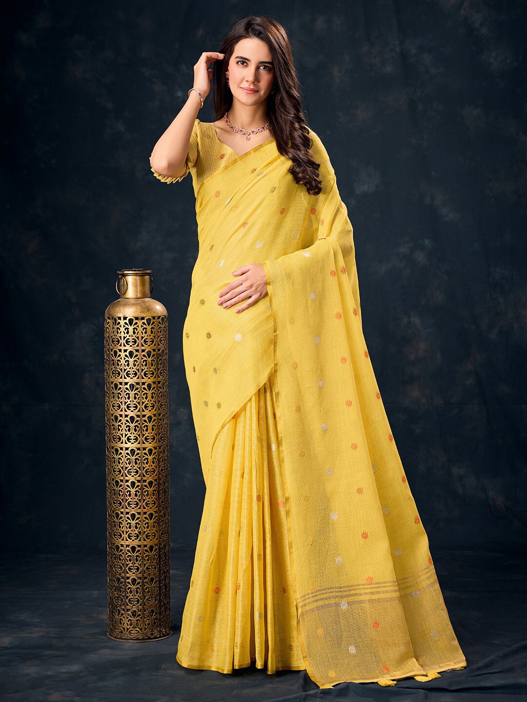 

Ishin Woven Design Zari Tissue Saree With Blouse Piece, Yellow