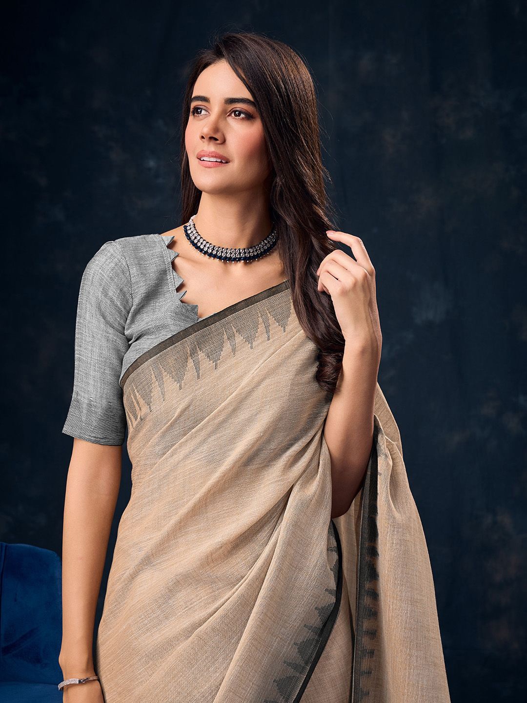 

Ishin Linen Blend Festive Saree, Beige
