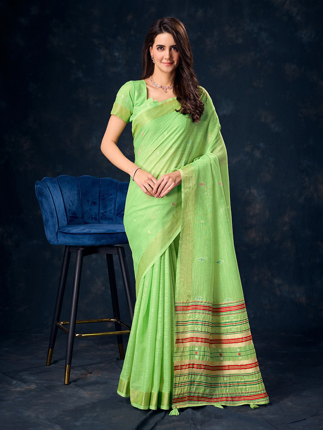 

Ishin Woven Design Zari Linen Saree, Green