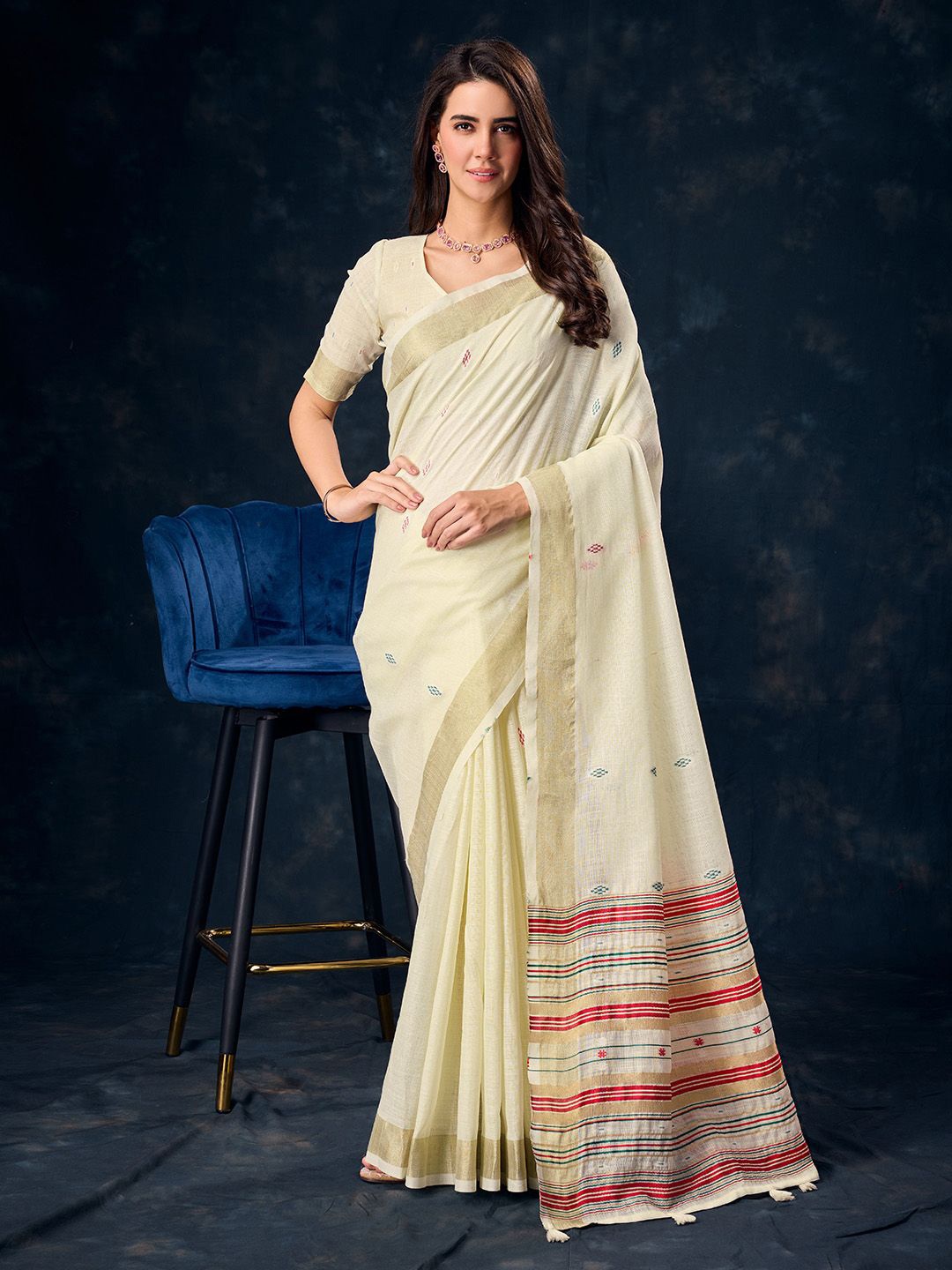 

Ishin Woven Design Zari Saree, Off white