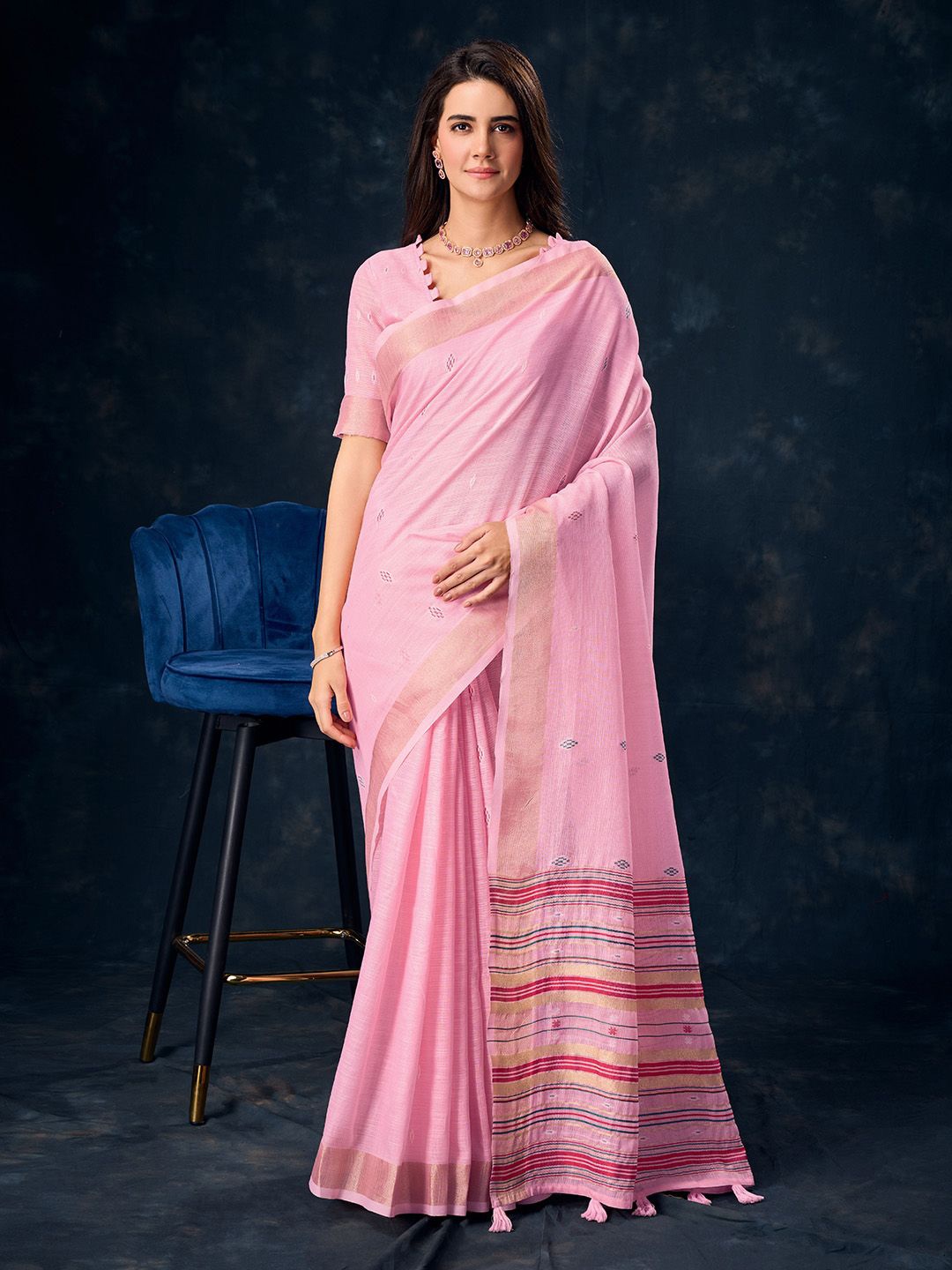 

Ishin Woven Design Zari Saree, Pink