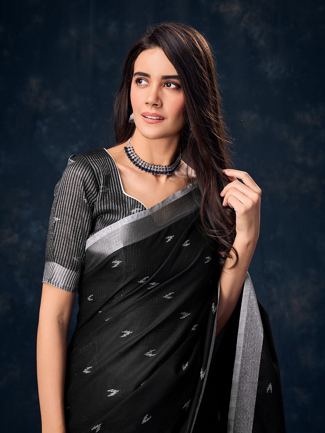 

Ishin Woven Design Zari Saree, Black