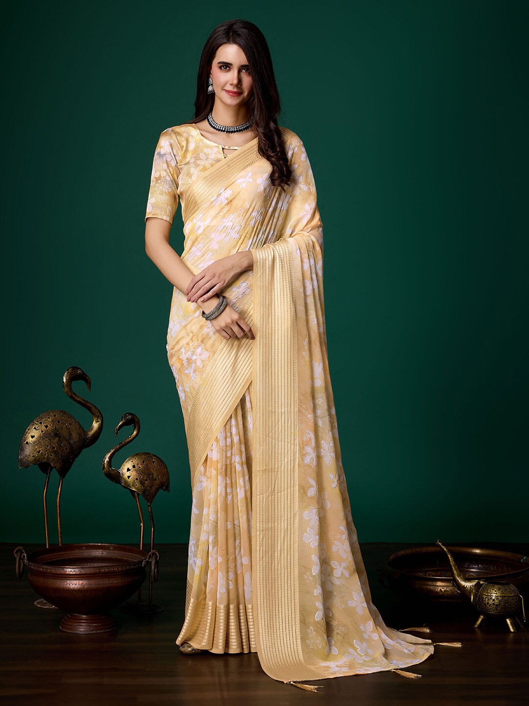 

Ishin Floral Printed Striped Border Saree, Yellow