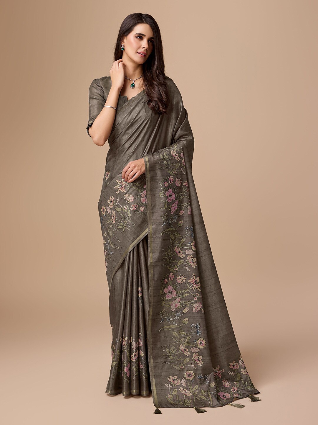

Ishin Floral Zari Saree, Green