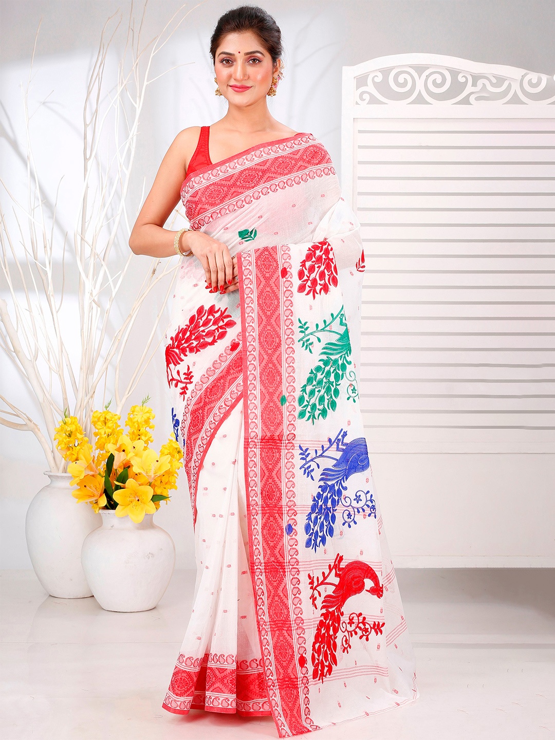 

DipDiya Paisley Embroidered Pure Cotton Taant Saree, White