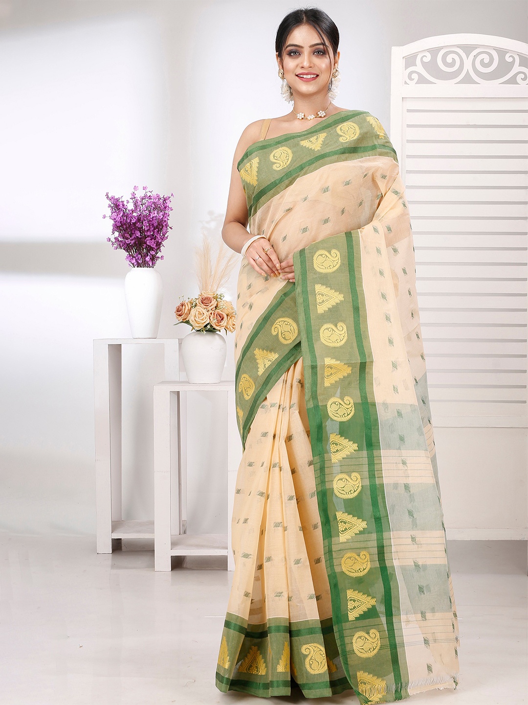 

DipDiya Woven Design Pure Cotton Taant Saree, Cream