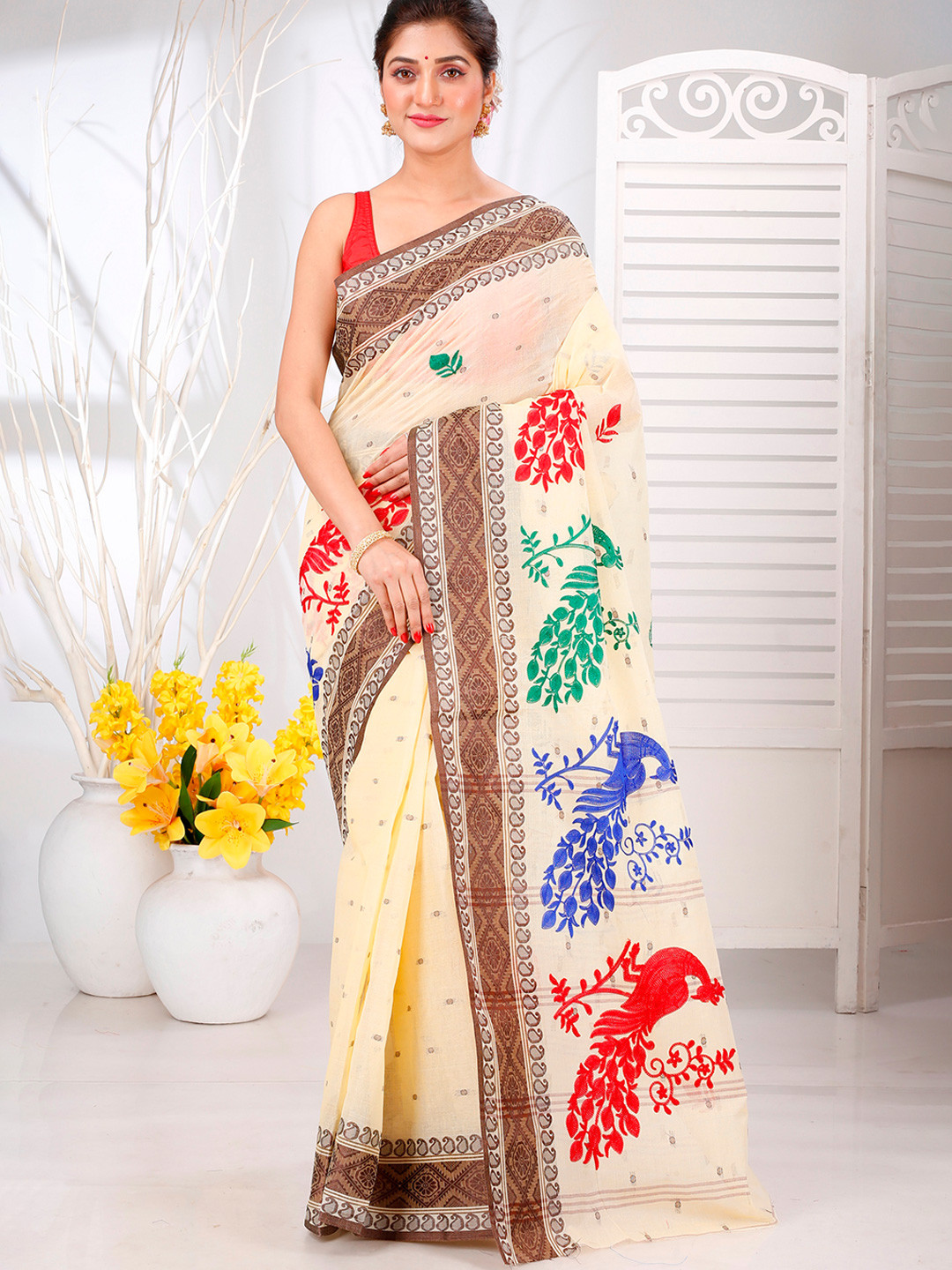 

DipDiya Ethnic Motifs Embroidered Pure Cotton Taant Saree, White