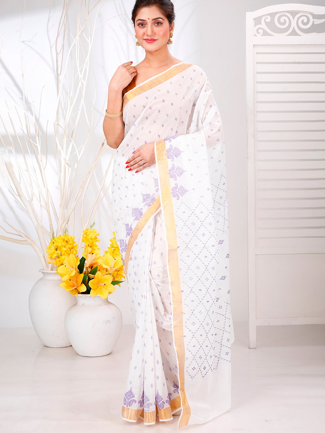 

DipDiya Woven Design Pure Cotton Taant Saree, White