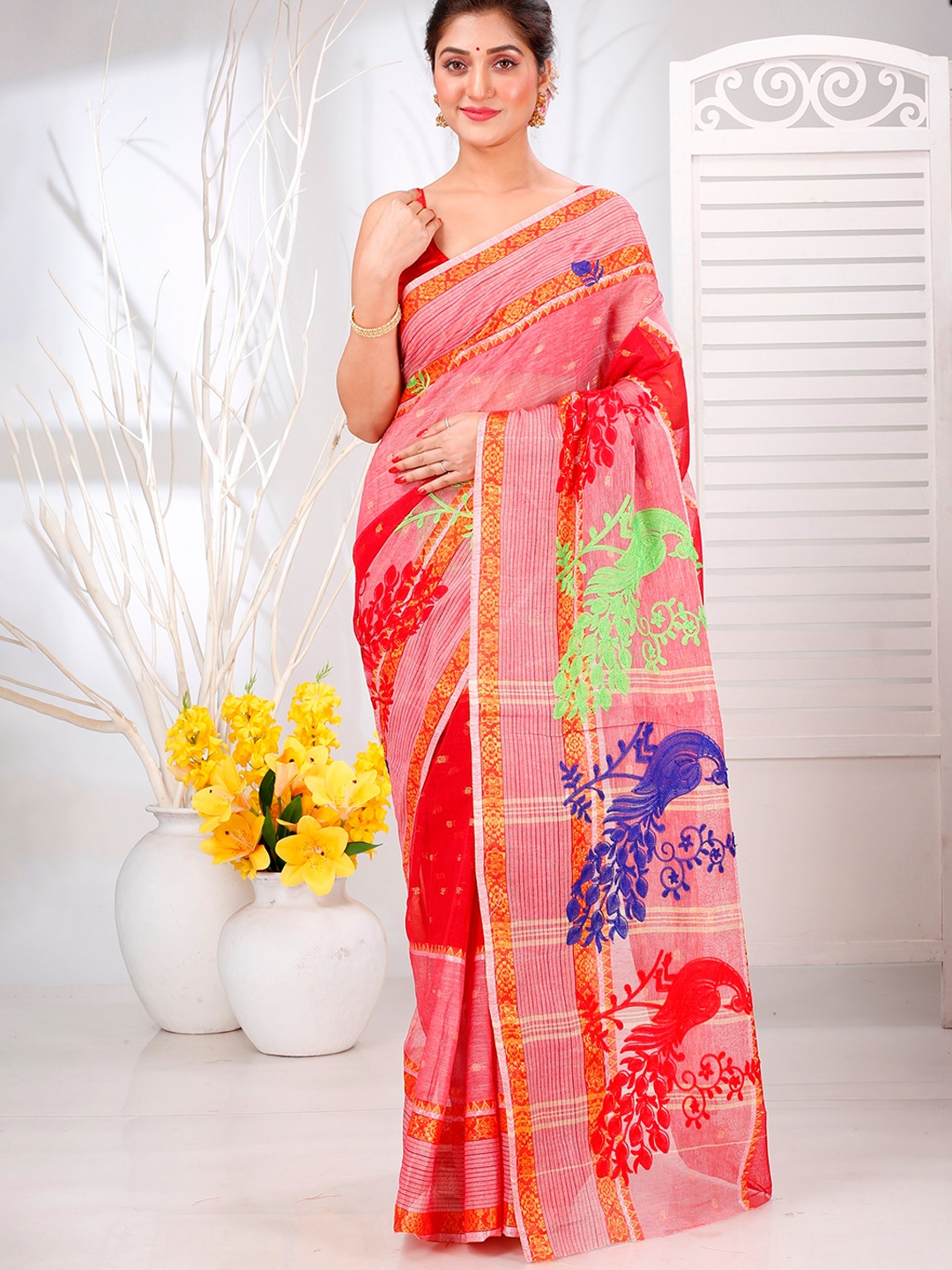 

DipDiya Ethnic Motifs Embroidered Pure Cotton Taant Saree, Red