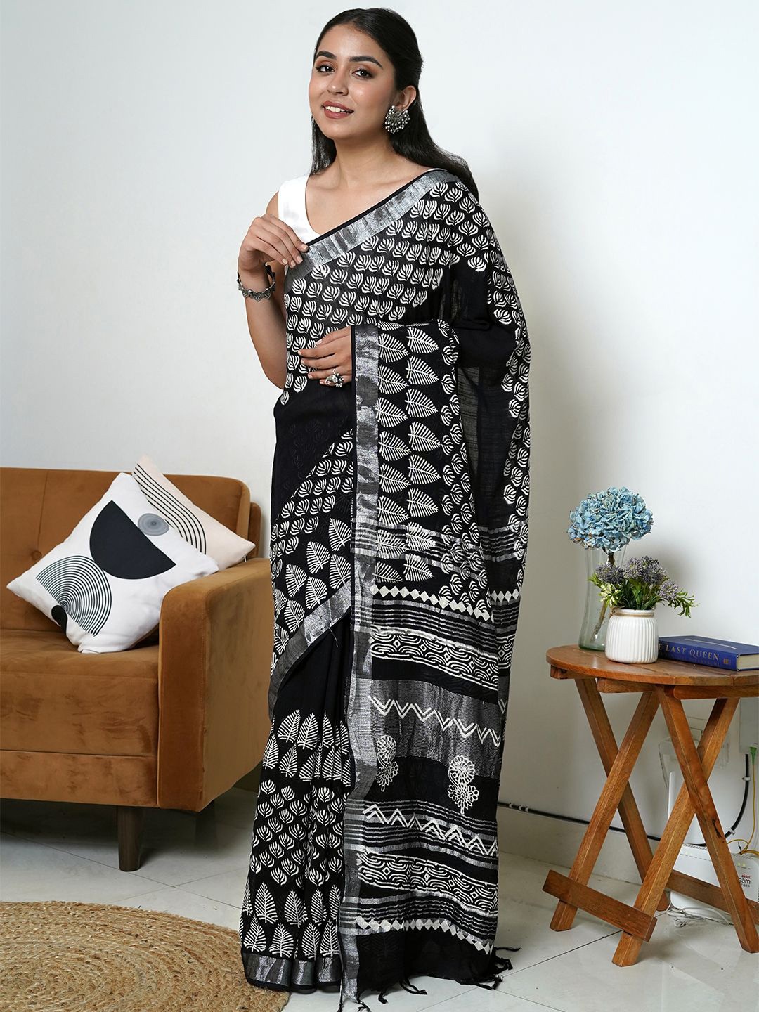 

TEEJH Floral Zari Block Print Saree, Black