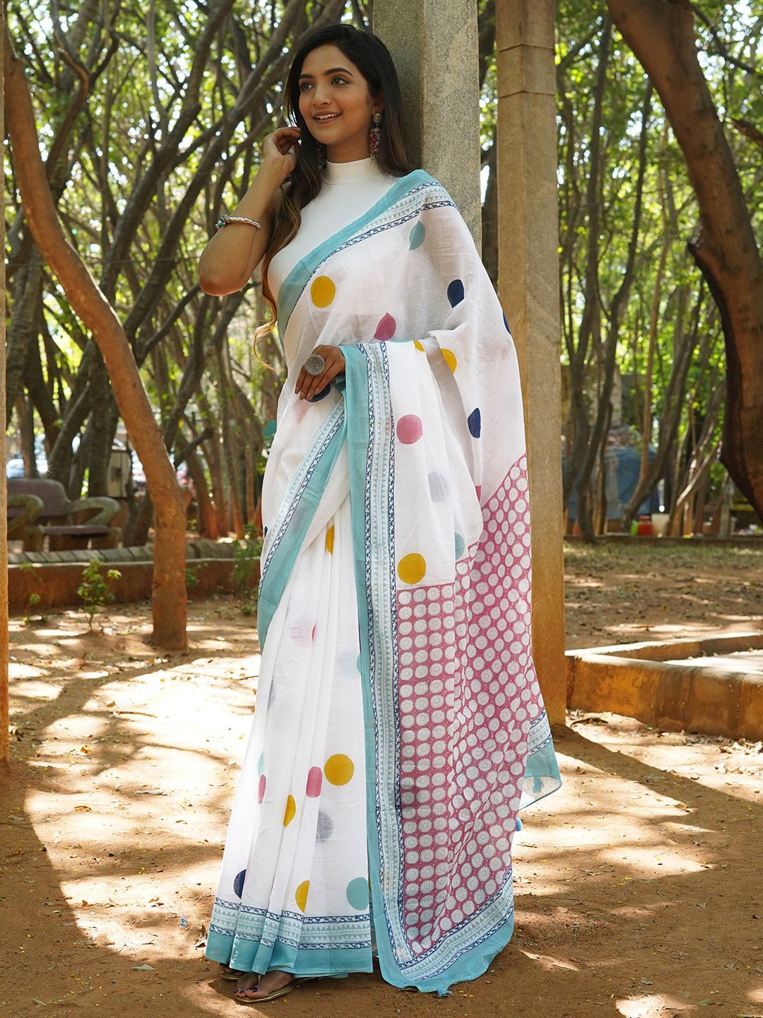 

TEEJH Pure Cotton Block Print Saree, White