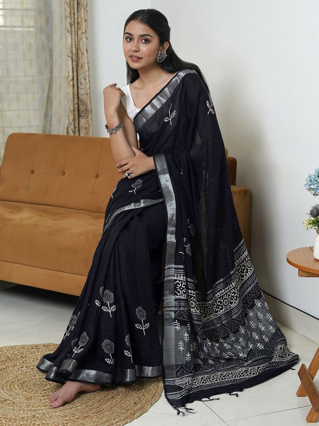 

TEEJH Floral Zari Block Print Saree, Black