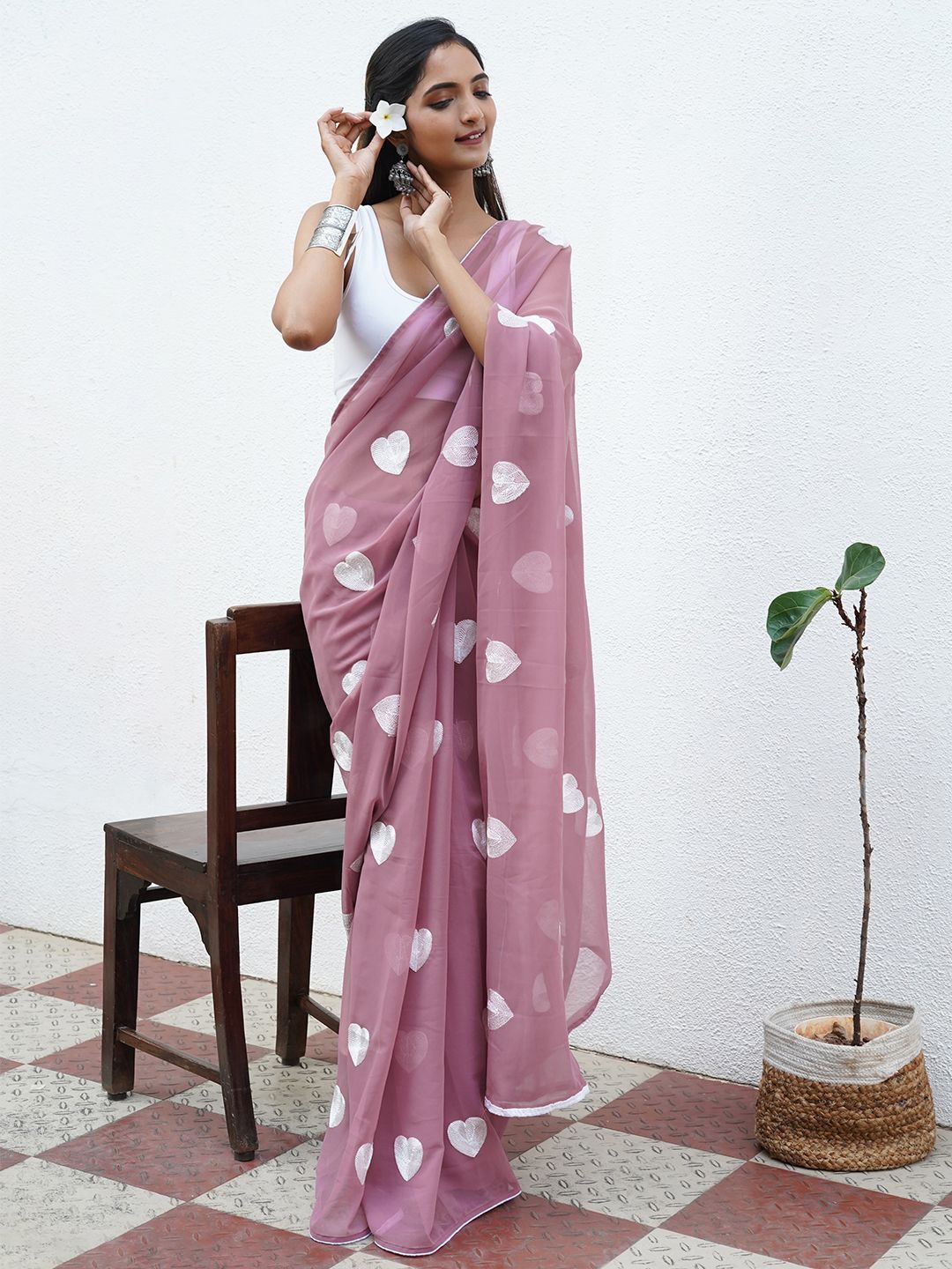 

TEEJH Geometric Embroidered Saree, Mauve