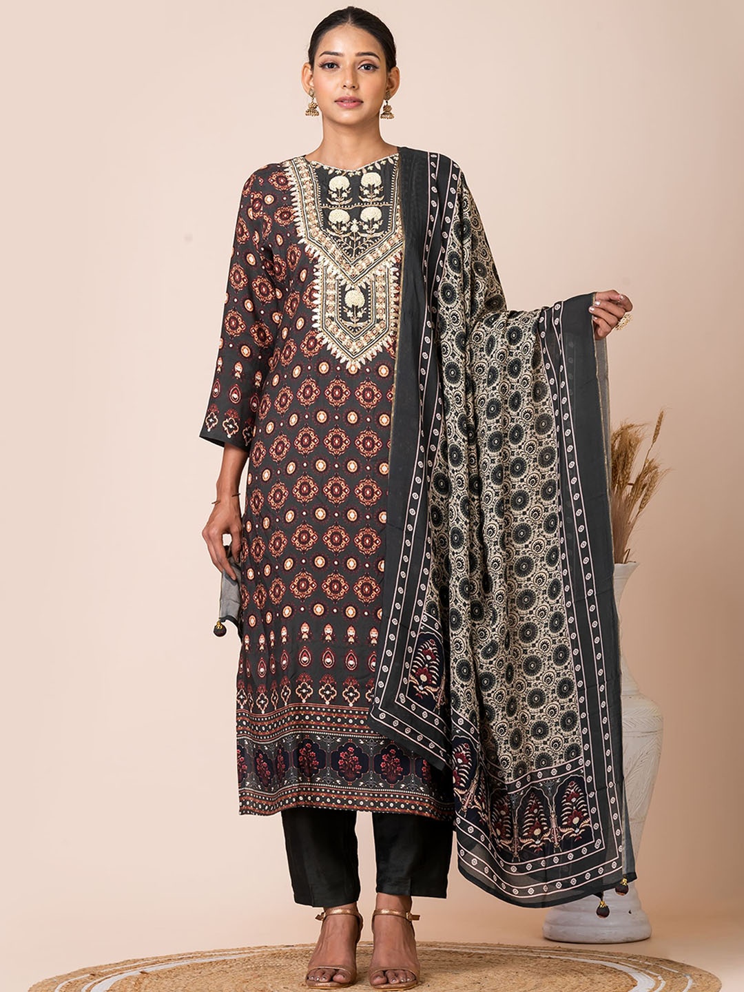 

SARSO Women Ethnic Motifs Printed Regular Kurta with Trousers & With Dupatta, Black