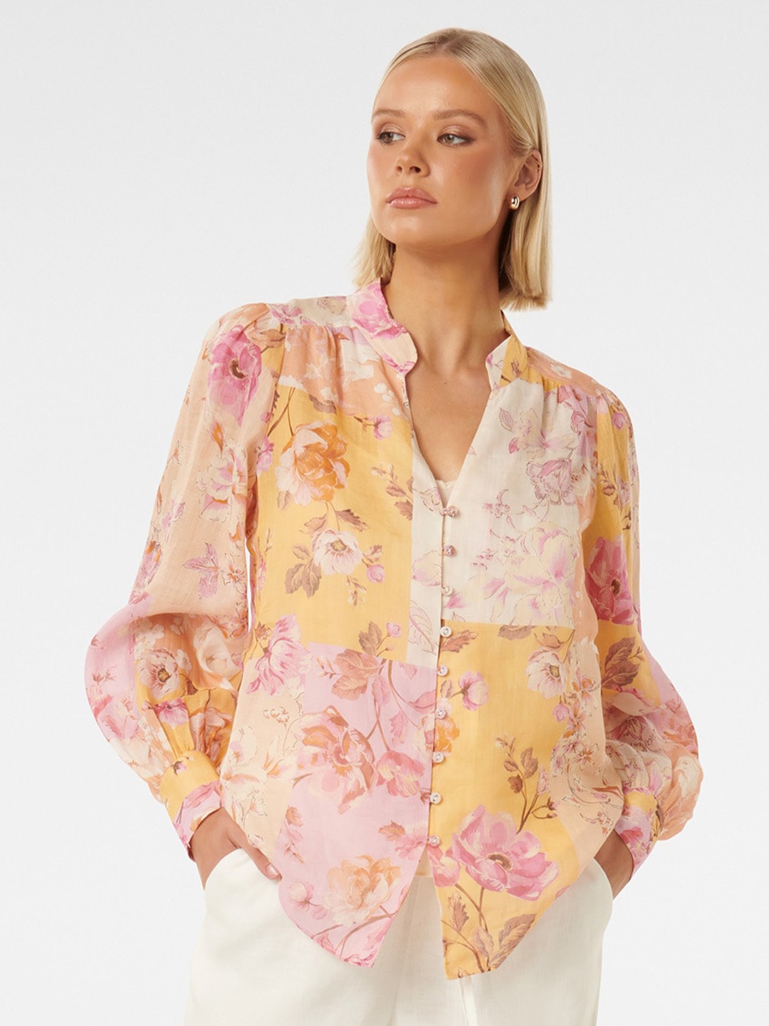 

Forever New Women Floral Printed Mandarin Collar Puff Sleeve Shirt Style Top, Cream