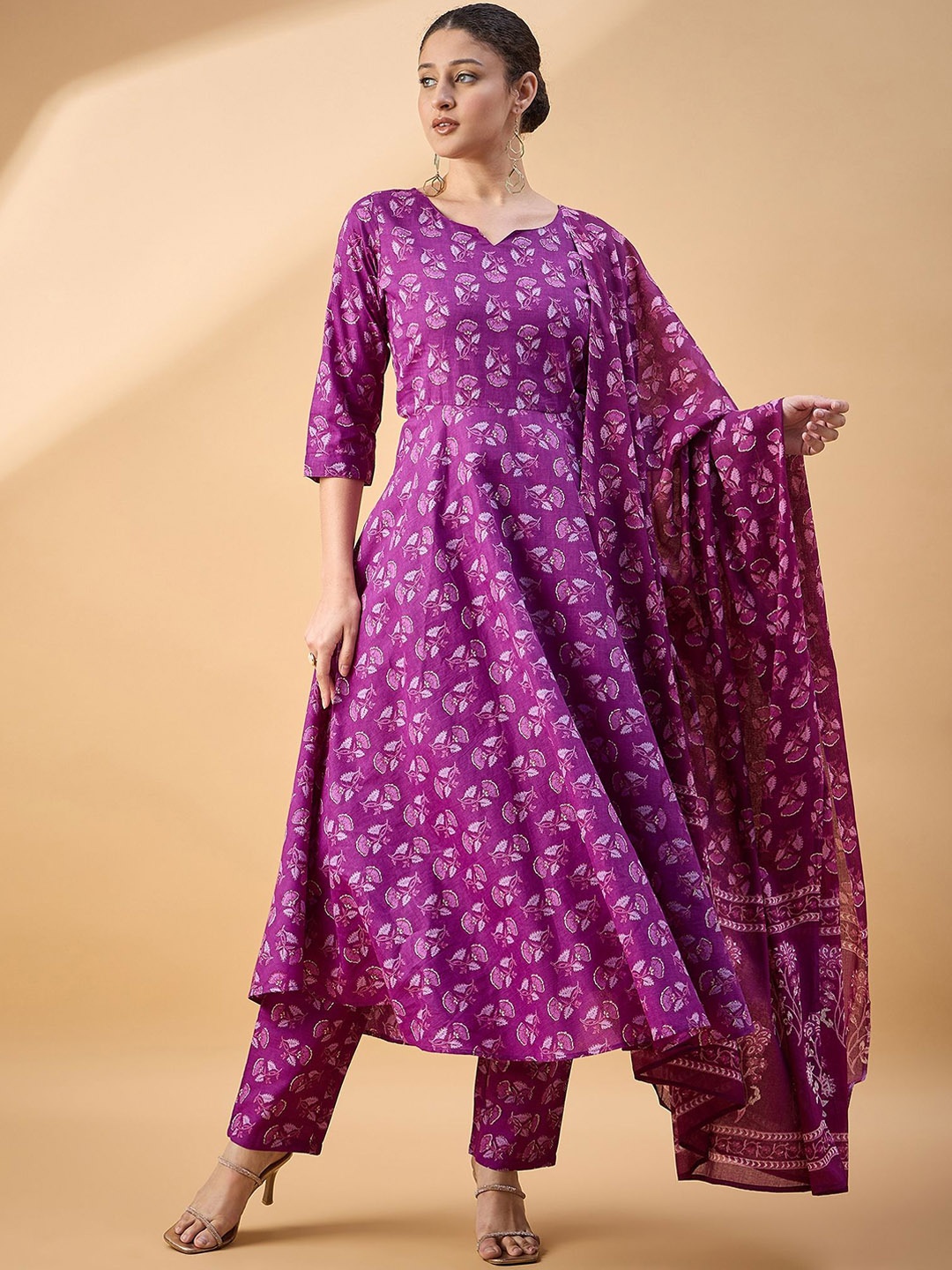 

Deewa Women Floral Printed Empire Pure Cotton Kurta with Trousers & With Dupatta, Violet