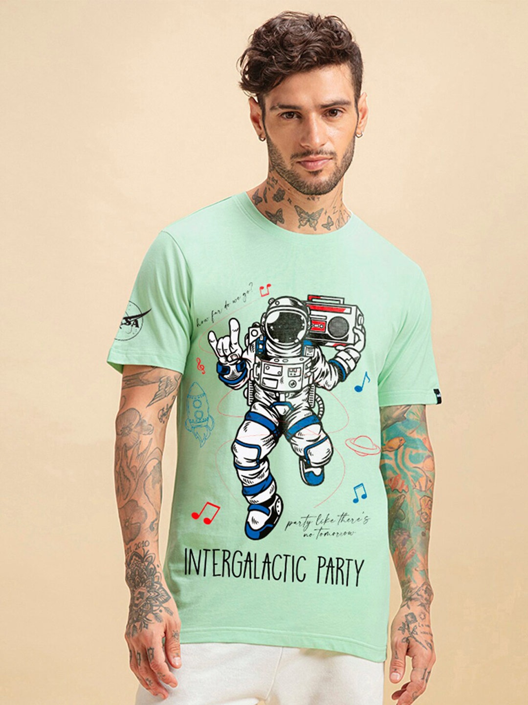 

Bewakoof Men Inter Galactic Party Graphic Printed T Shirt, Green