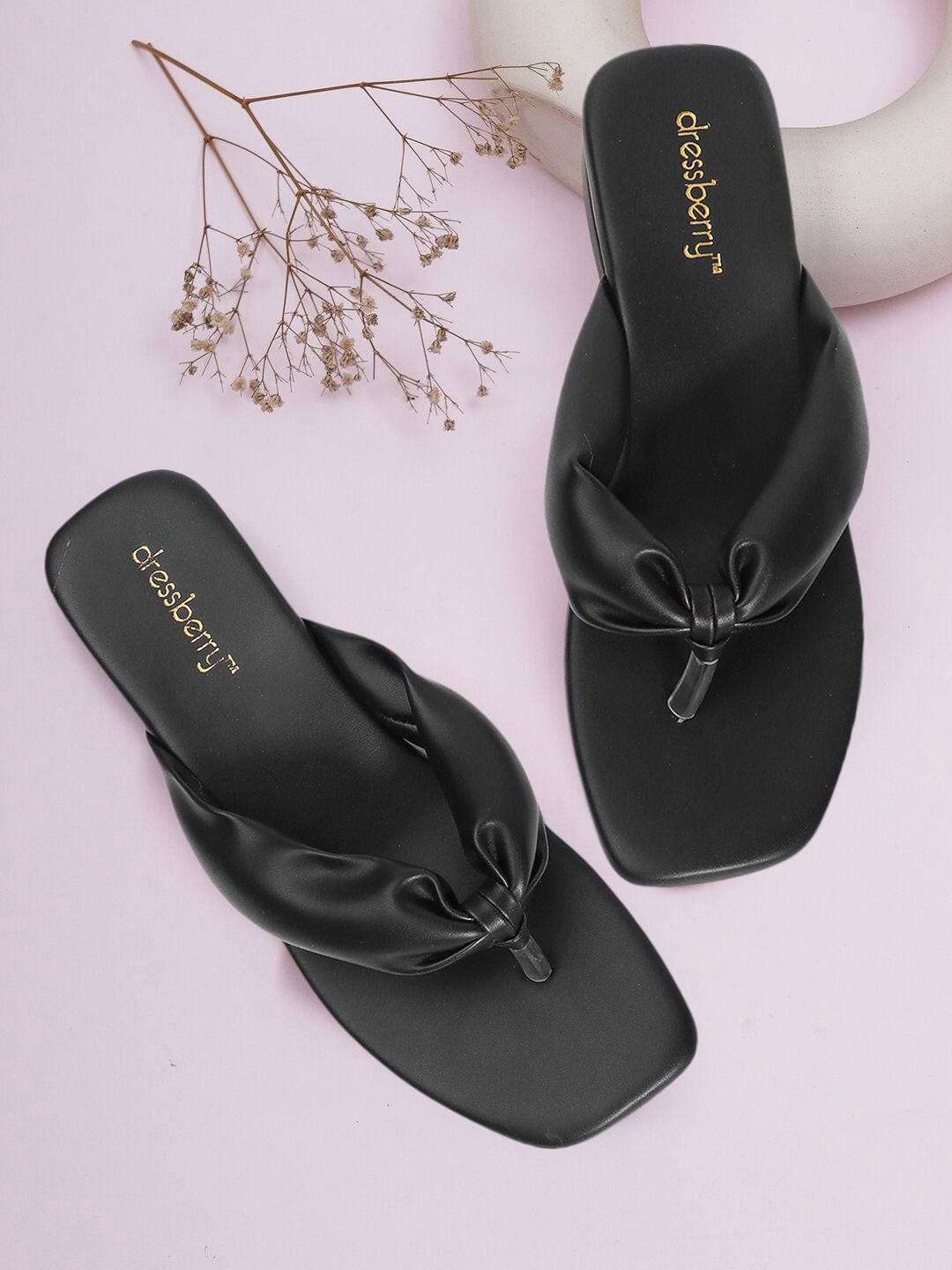 

DressBerry Women One Toe Flats with Bows, Black