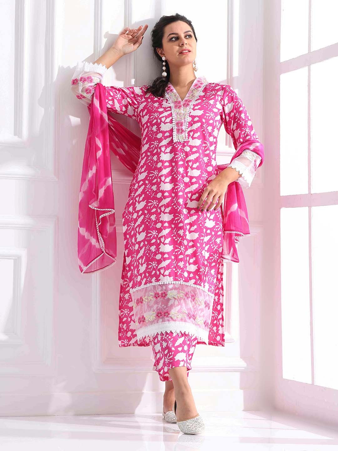 

Anouk Floral Embroidered Regular Thread Work Pure Cotton Kurta with Trousers & Dupatta, Pink