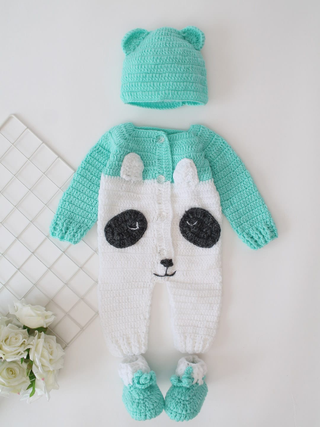 

Woonie Infants Colourblocked Crochet Rompers With Beanie & Booties, Green