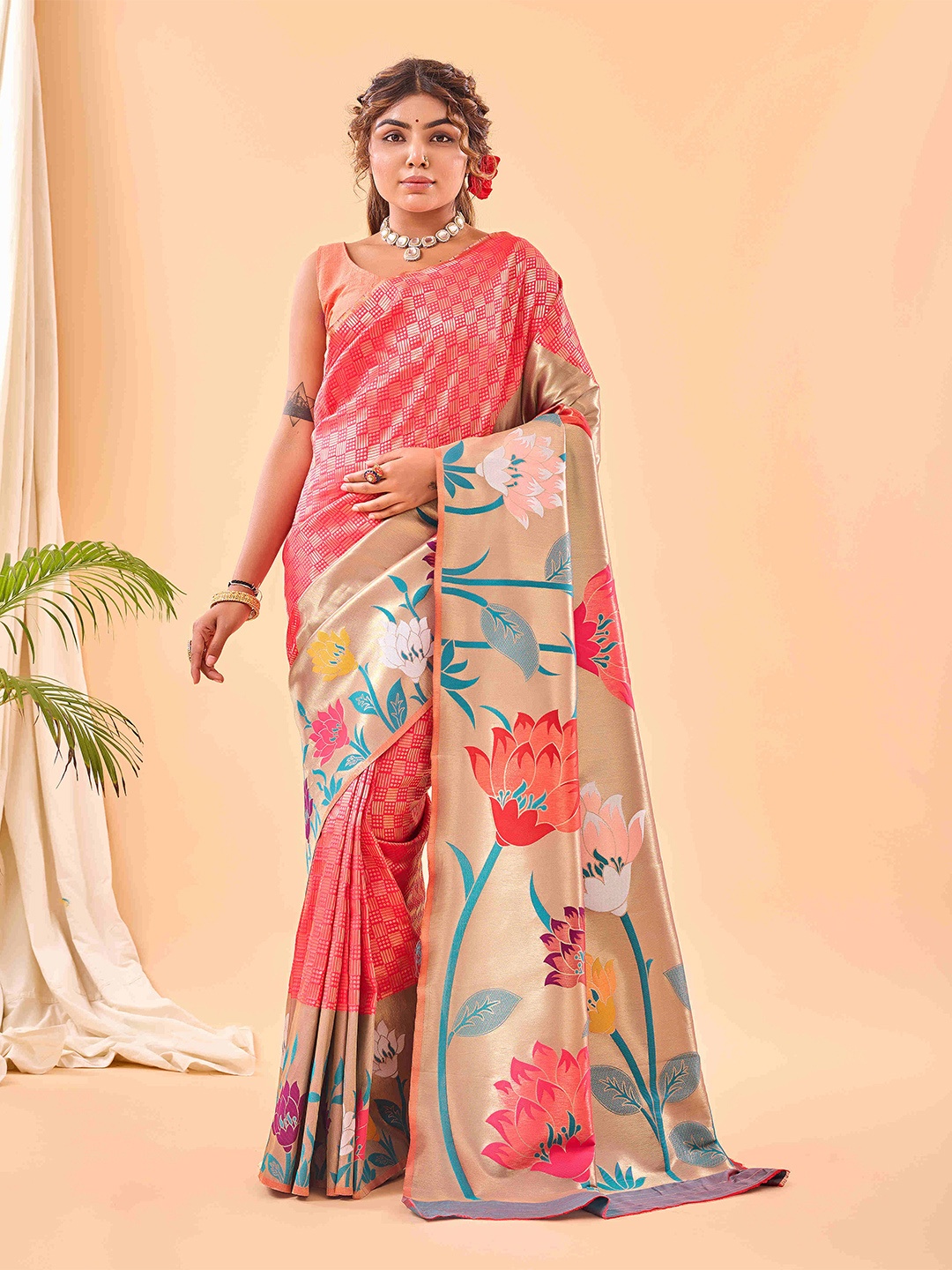 

DEVATITHI Woven Design Zari Paithani Saree, Pink