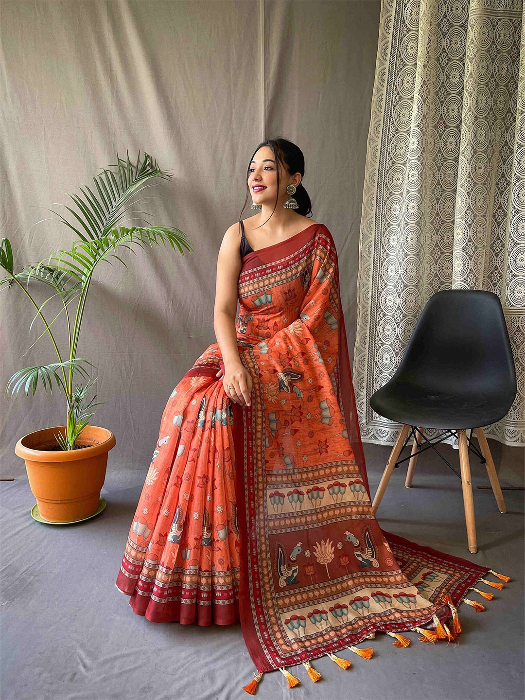 

DEVATITHI Ethnic Motifs Saree, Orange