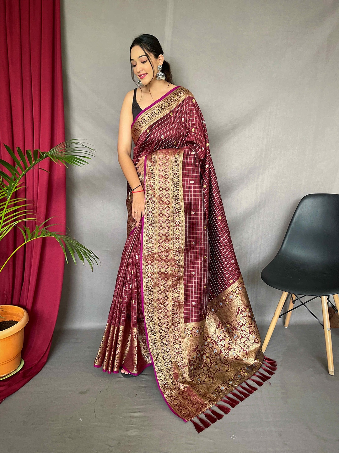 

DEVATITHI Woven Design Zari Silk Kanjeevaram Saree, Brown