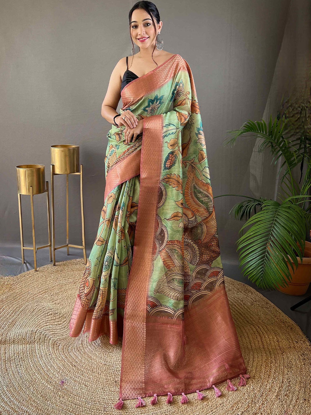 

DEVATITHI Floral Zari Tussar Saree, Pink