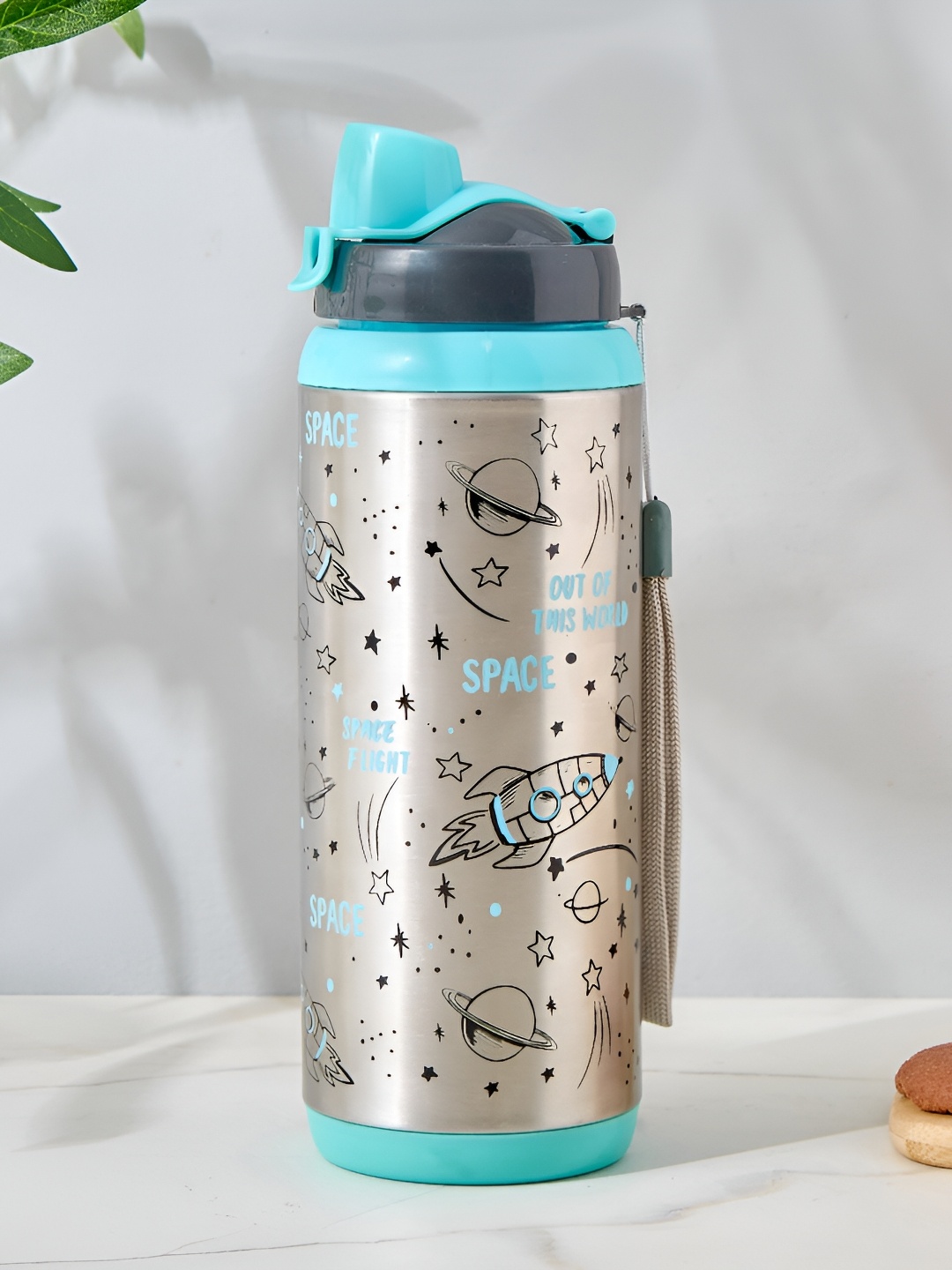 

Home Centre Blue & Silver-Toned Single Stainless Steel Printed Water Bottle