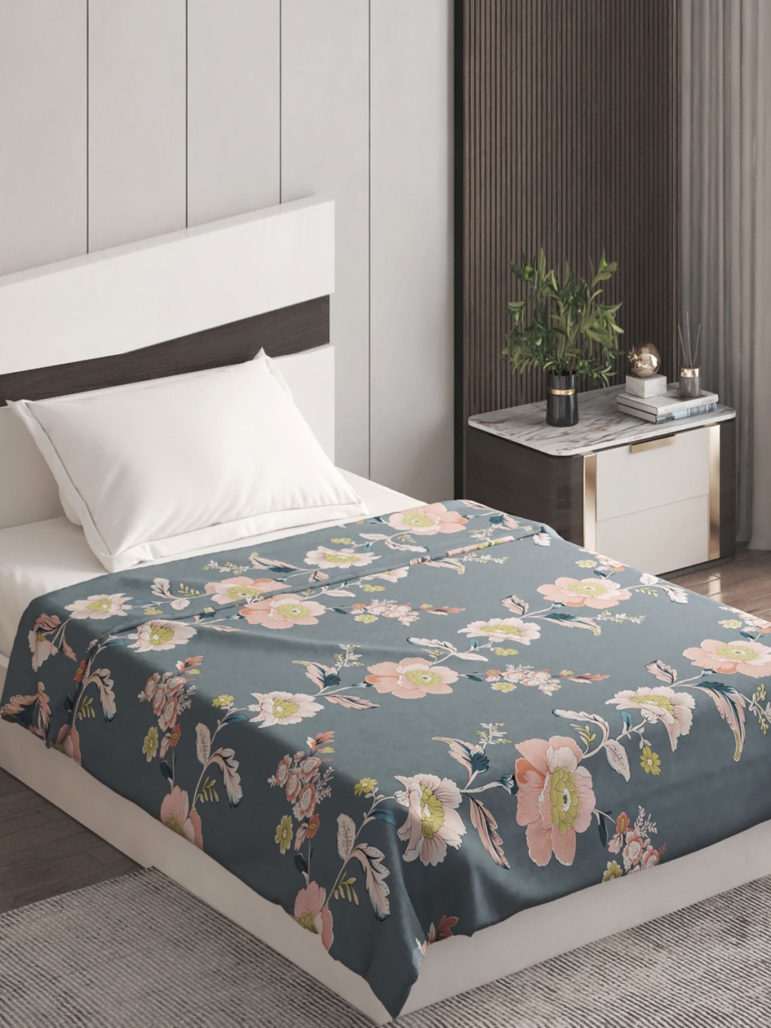 

Home Centre Grey & Peach-Coloured Floral Microfiber 110 GSM Single Bed Dohar