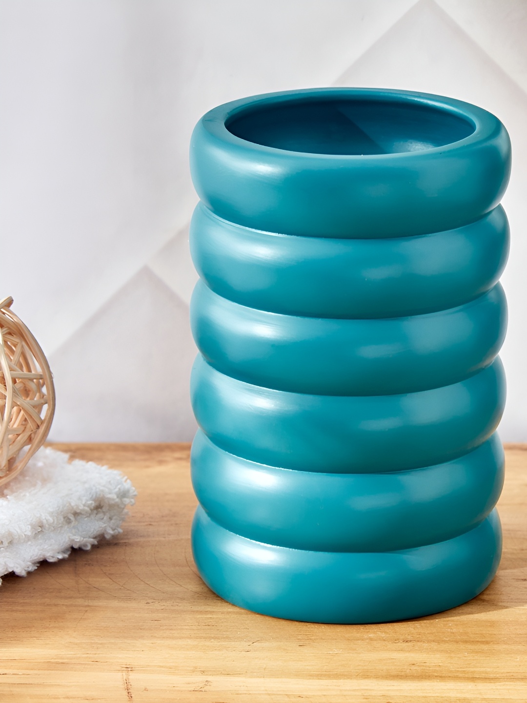 

Home Centre Teal Textured Polyresin Toothbrush Holder
