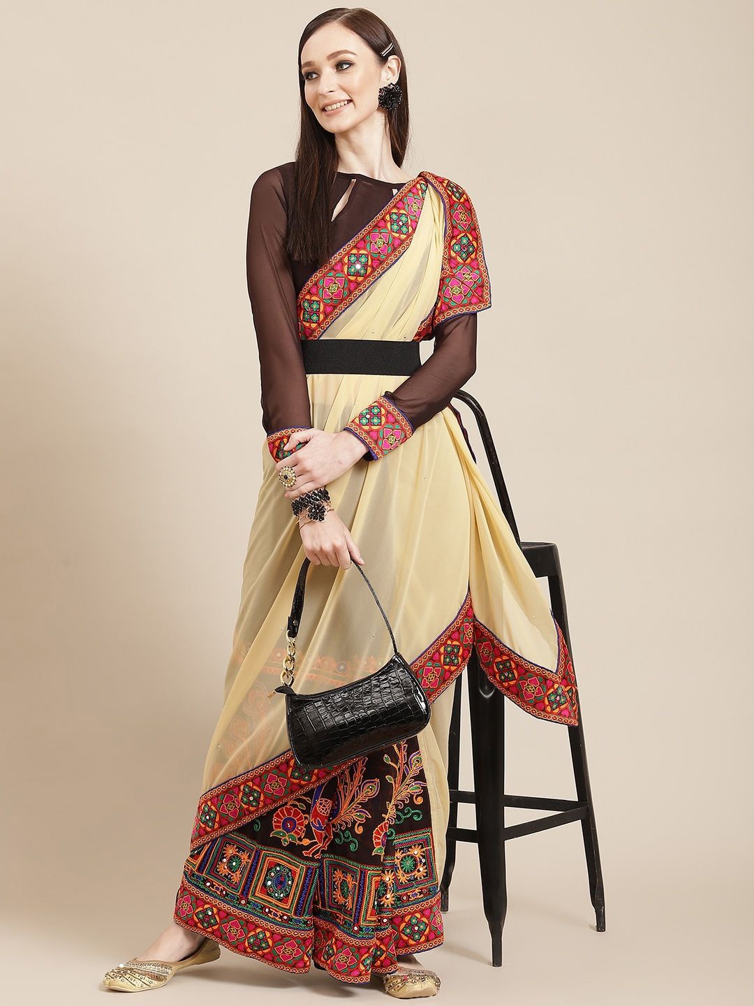 

RAJGRANTH Ethnic Motifs Kutchi Embroidery Heavy Work Saree, Brown