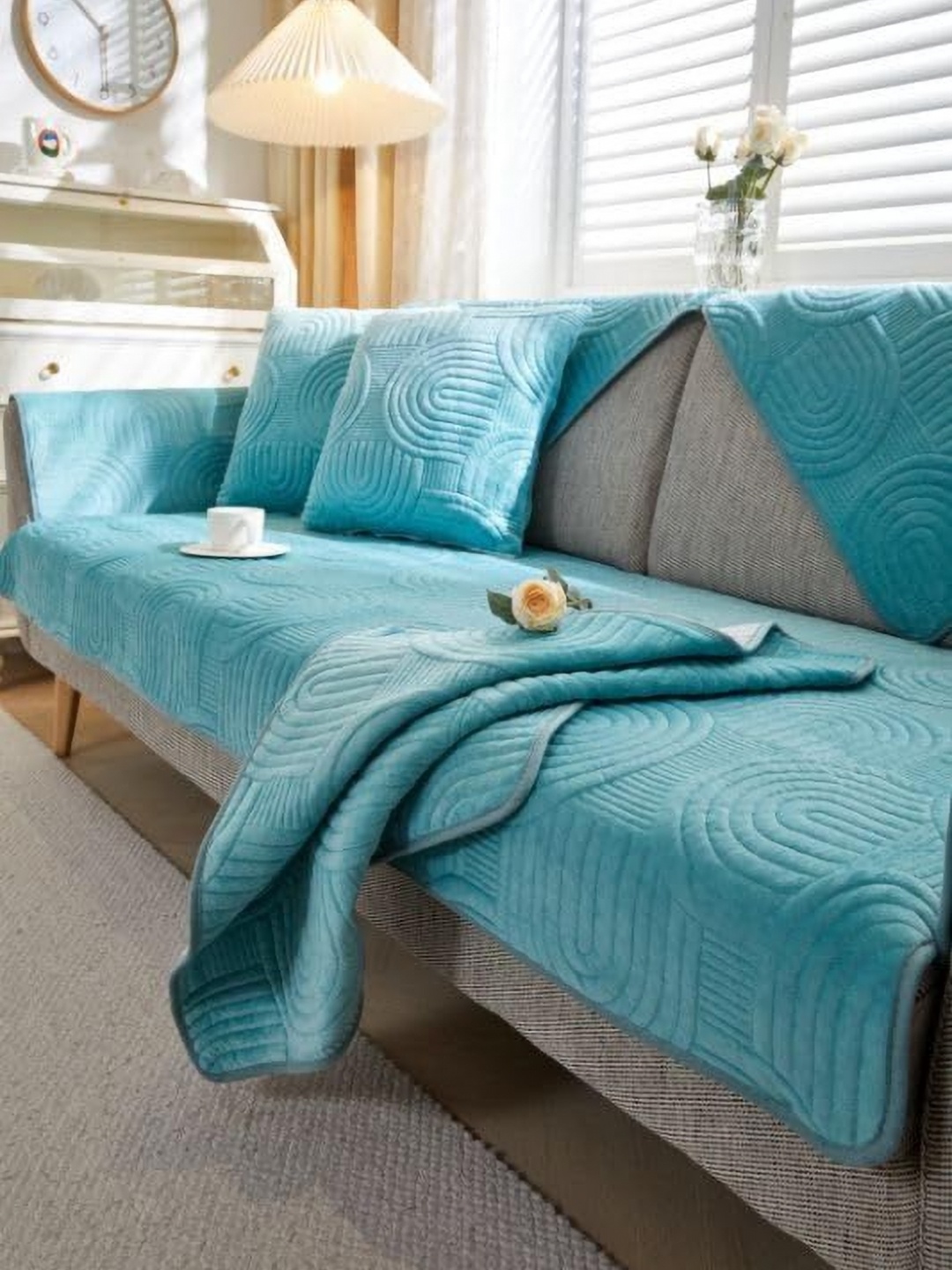 

HomeCloud Blue Velvet 2-Seater Sofa Cover Mat