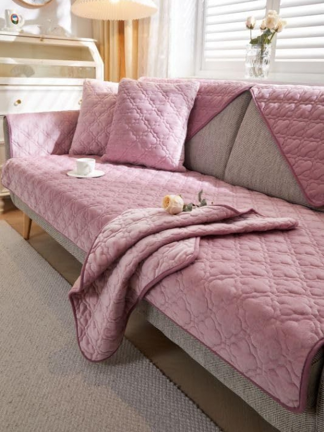 

HomeCloud Pink Velvet 2-Seater Sofa Cover Mat