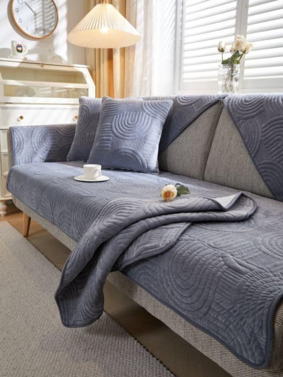 

HomeCloud Grey Velvet 2-Seater Sofa Cover Mat