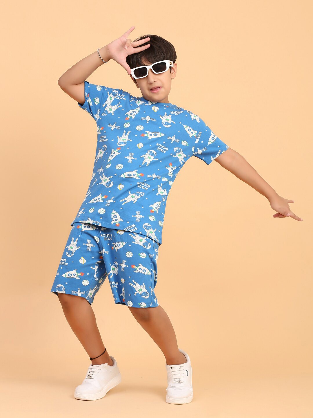 

Ninos Dreams Boys Printed T-shirt with Shorts coords, Blue