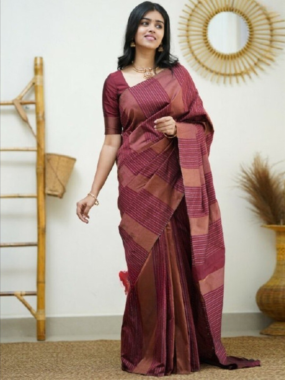 

ESOMIC EXPORT Striped Zari Banarasi Saree, Maroon