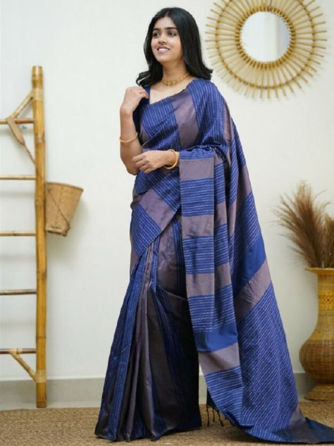 

ESOMIC EXPORT Striped Zari Banarasi Saree, Blue