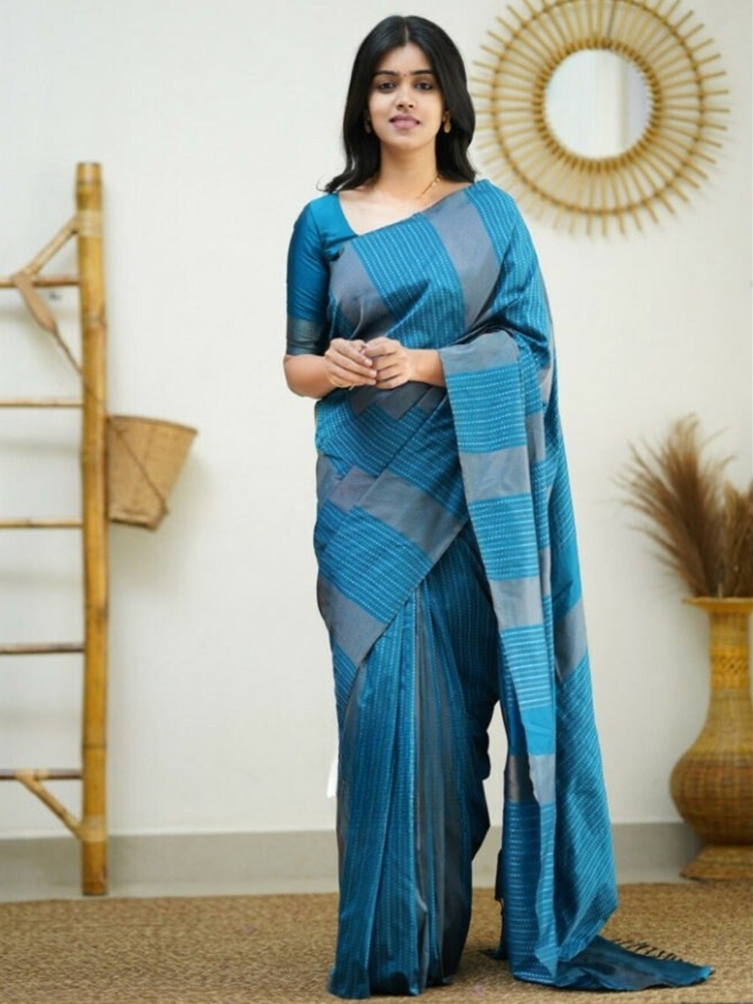 

ESOMIC EXPORT Striped Zari Banarasi Saree With Blouse Piece, Turquoise blue