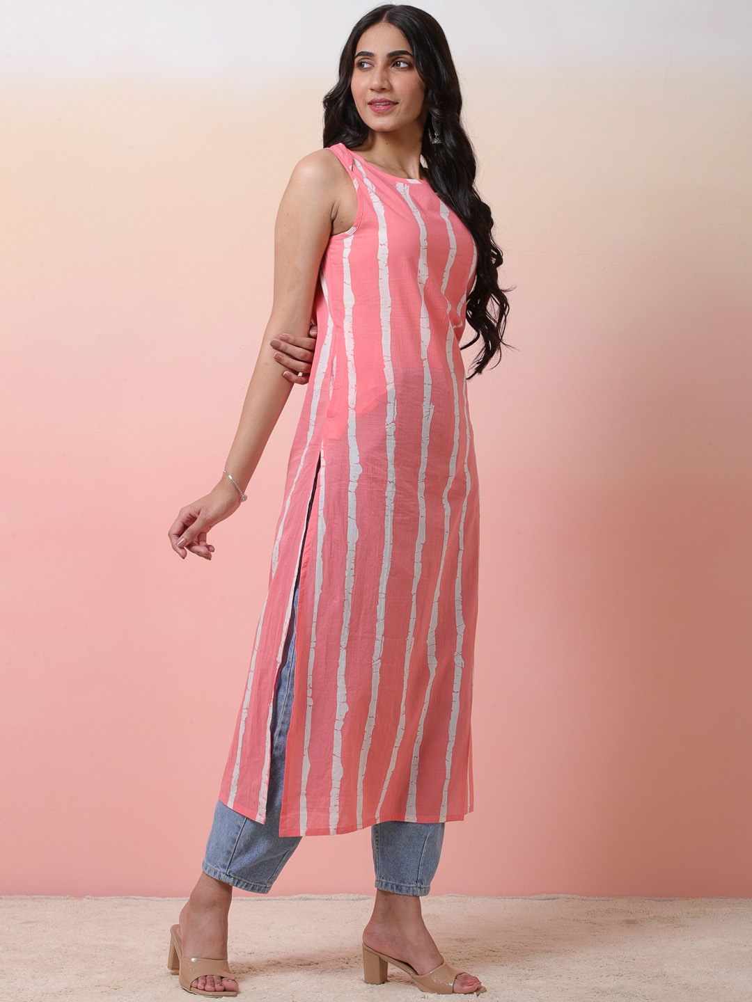 

Sangria Women Striped Cotton Straight Kurta, Pink