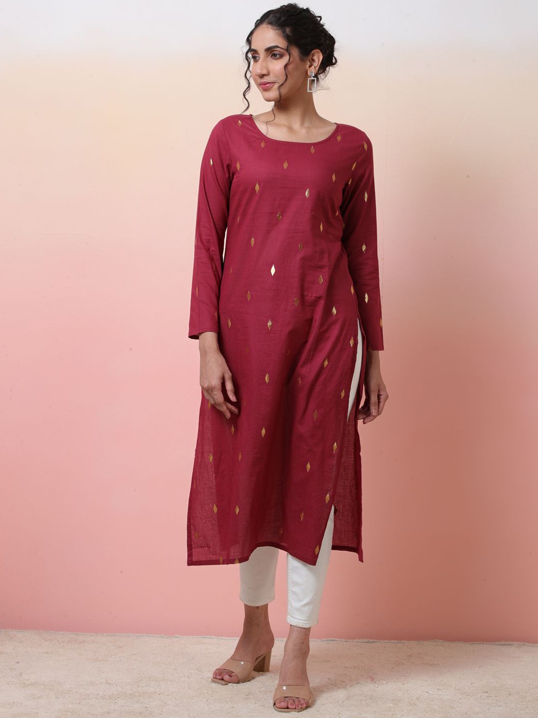 

Sangria Women Printed Cotton Straight Kurta, Maroon