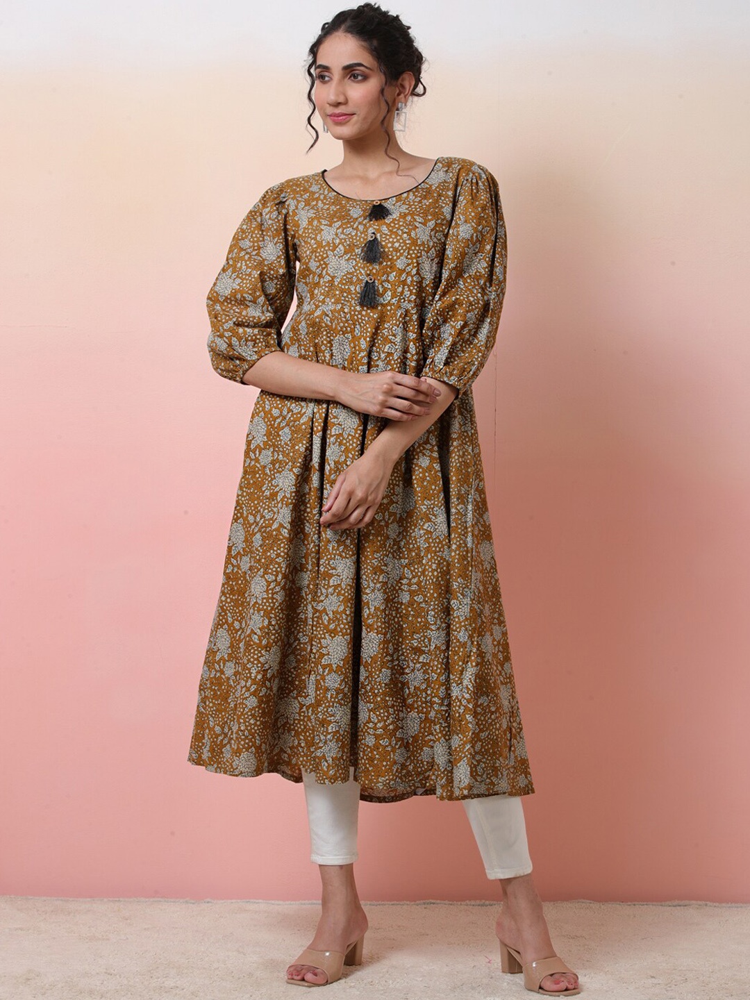 

Sangria Women Ethnic Motif-Printed Cotton Puff Sleeves Anarkali Kurta, Mustard