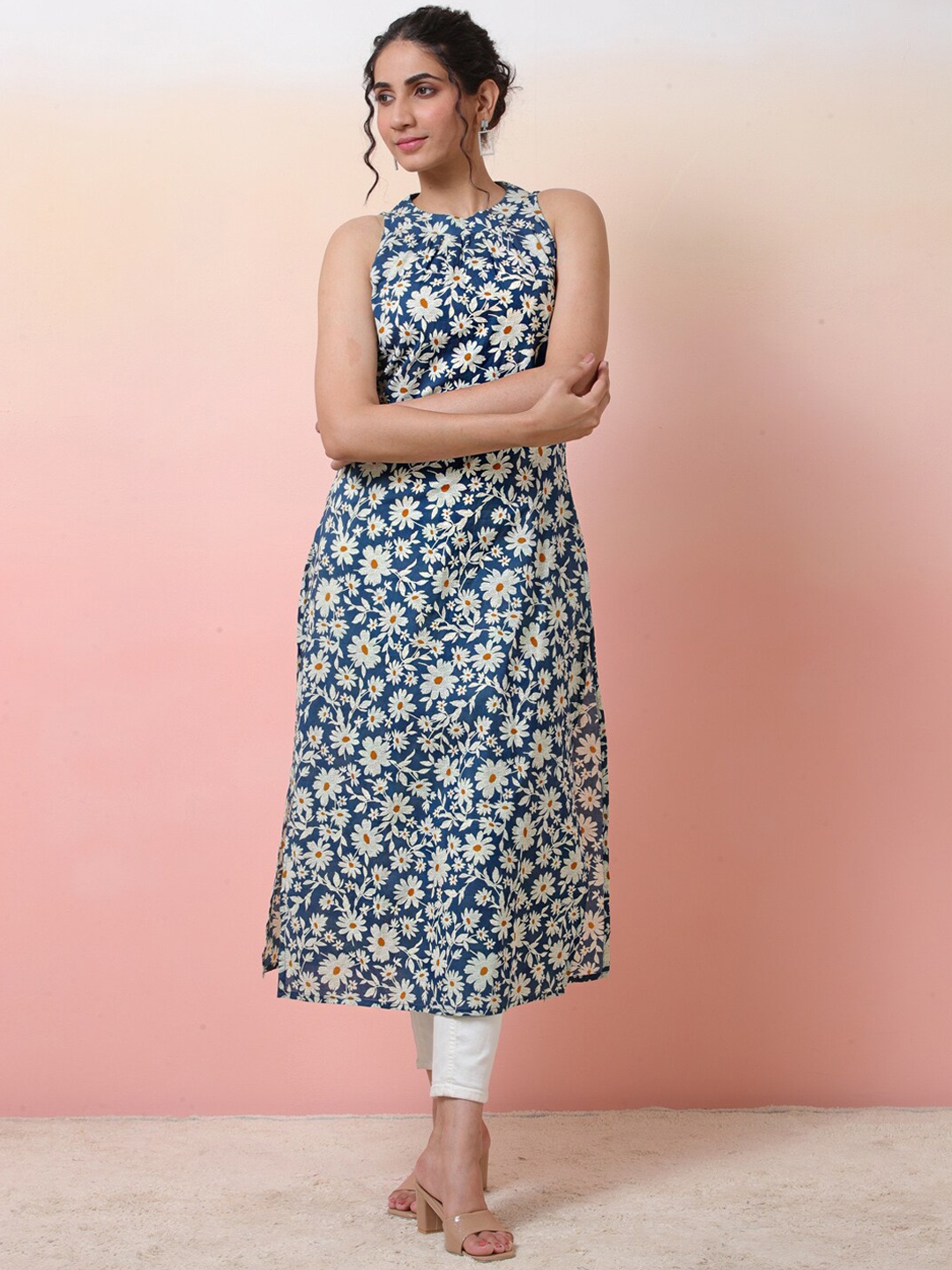 

Sangria Women Floral Printed Cotton Straight Kurta, Blue
