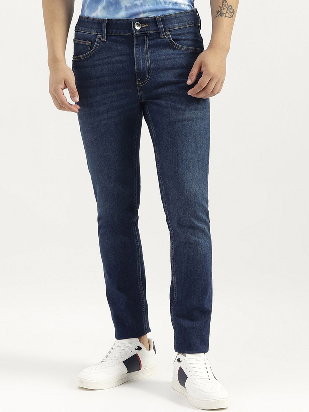

United Colors of Benetton Men Skinny Fit Light Fade Jeans, Blue