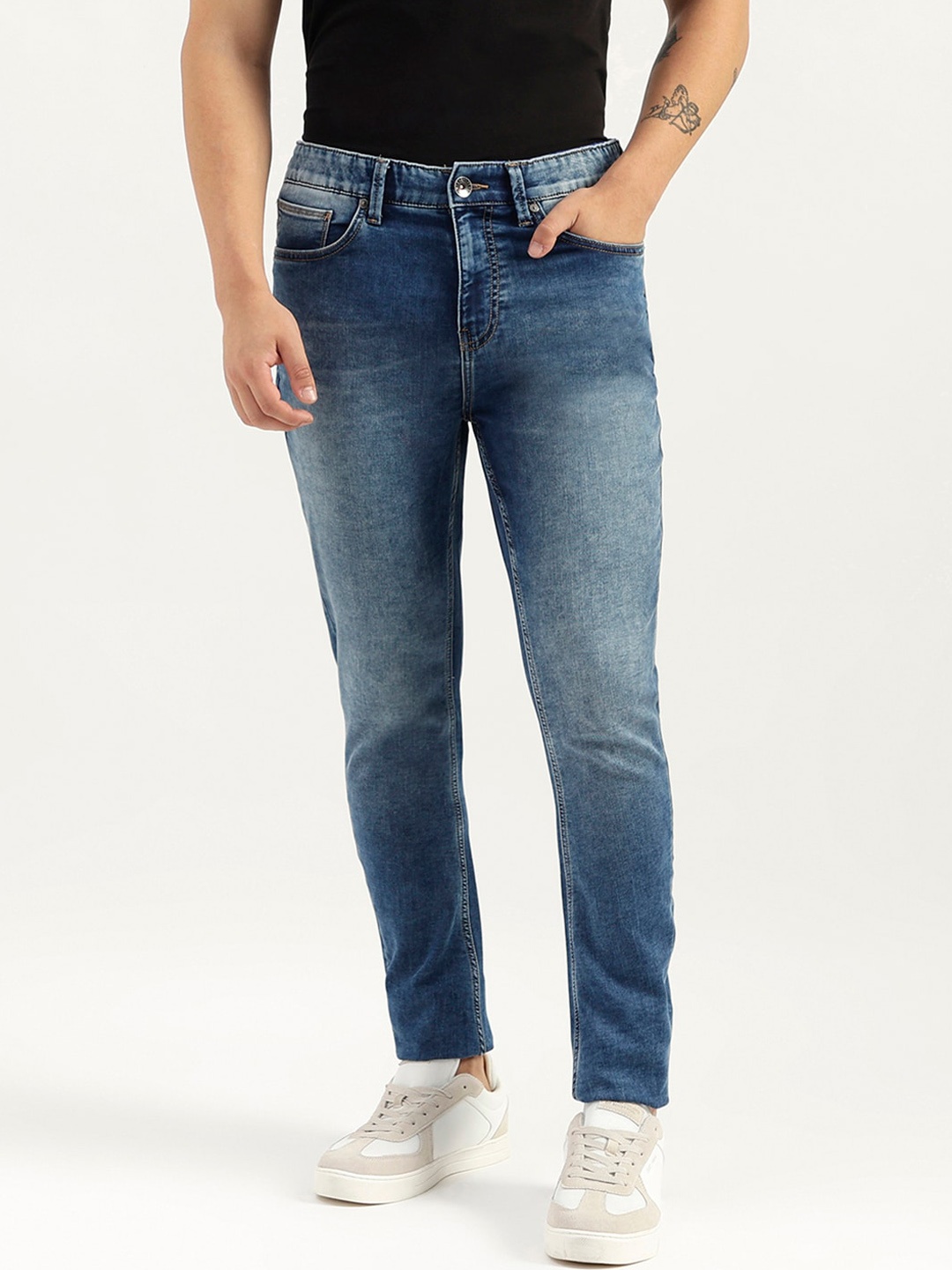 

United Colors of Benetton Men Carrot Heavy Fade Jeans, Blue