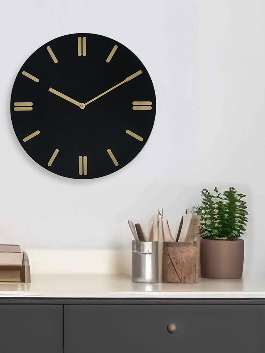 

Athome by Nilkamal Textured Contemporary Wall Clock, Black